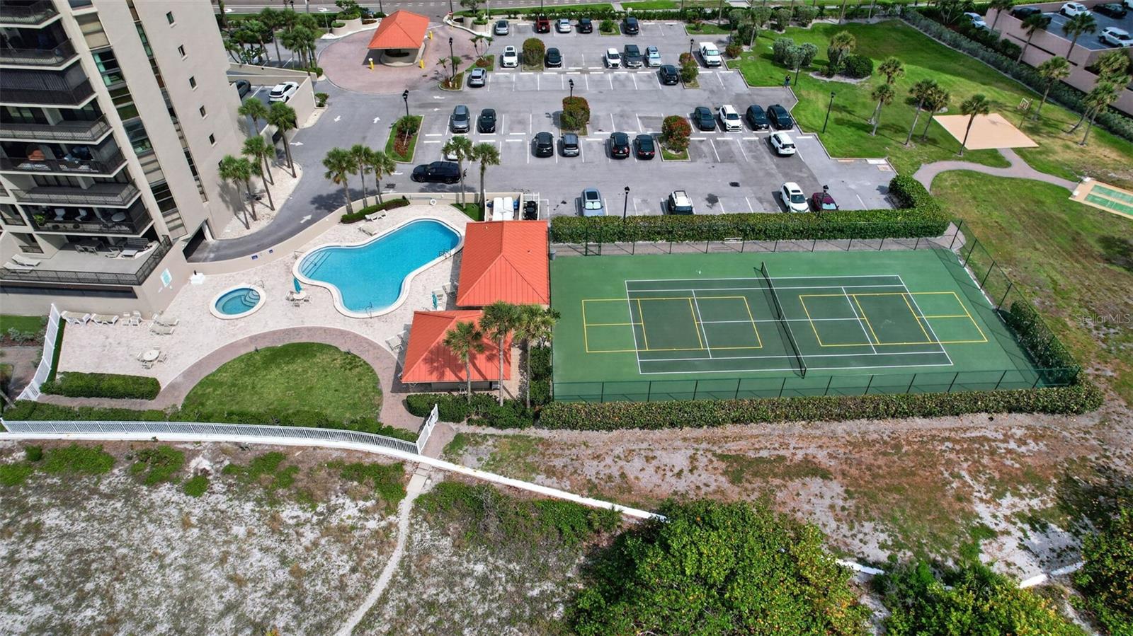LIGHTHOUSE TOWERS CONDO - Residential