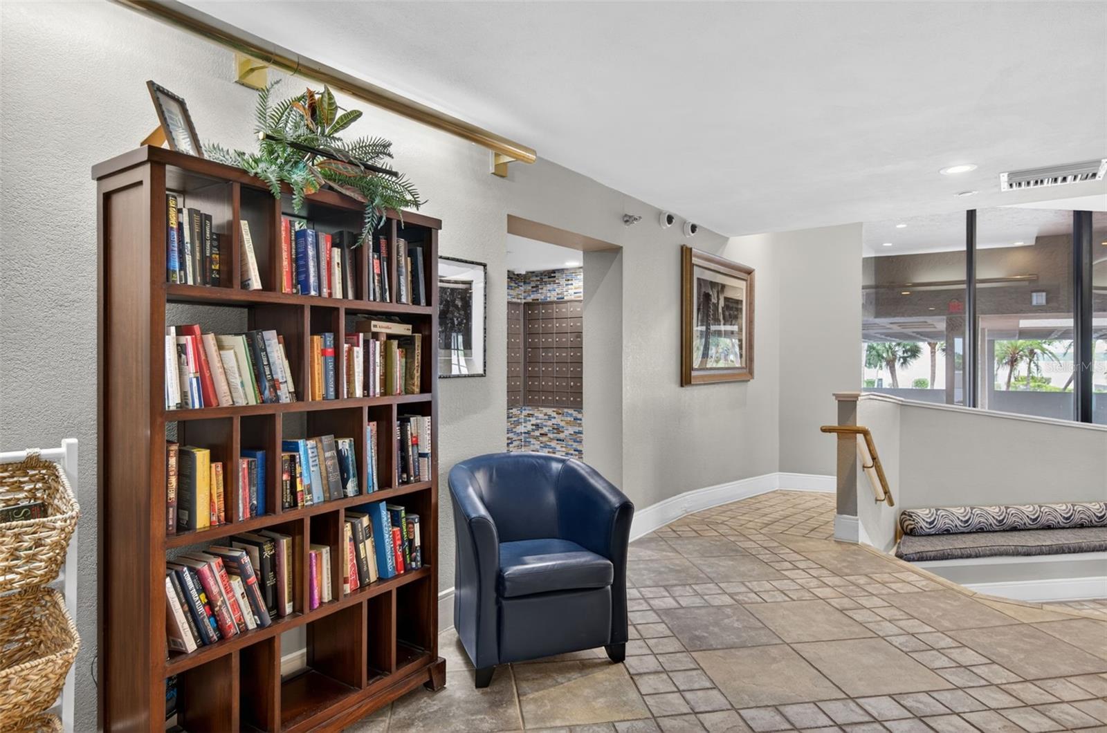 LIGHTHOUSE TOWERS CONDO - Residential