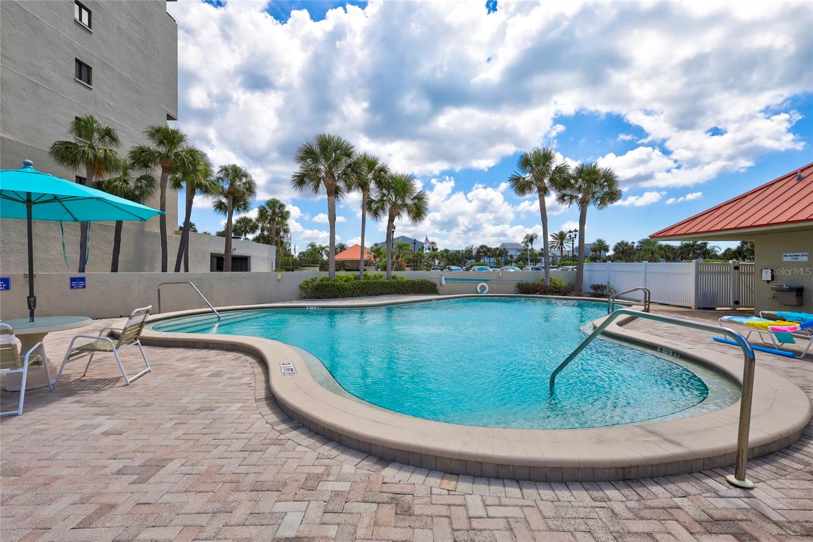 LIGHTHOUSE TOWERS CONDO - Residential
