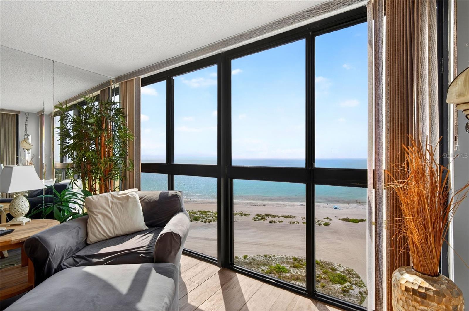 LIGHTHOUSE TOWERS CONDO - Residential