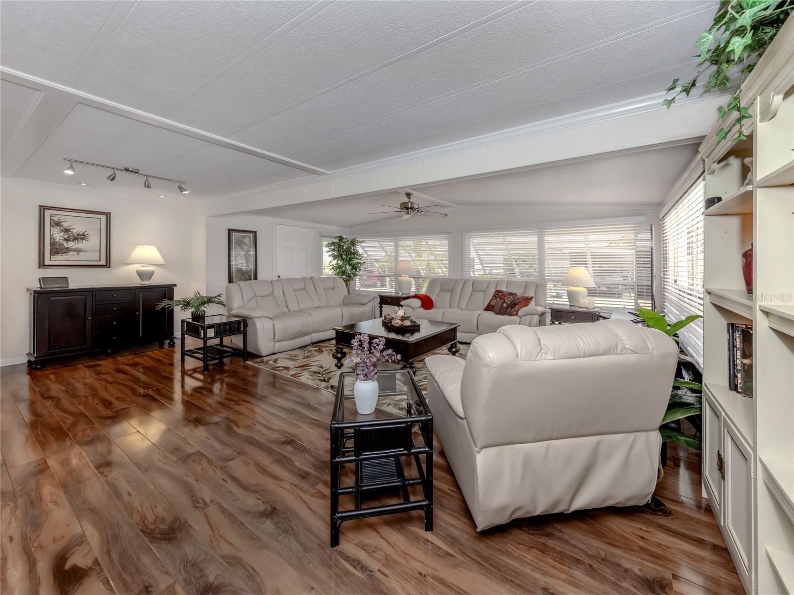 ALAMEDA ISLES - Residential