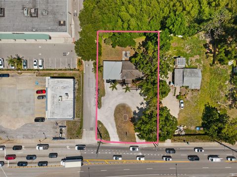 Photo of 109 Laurel Road E, Nokomis, FL 34275 (MLS # N6143947)