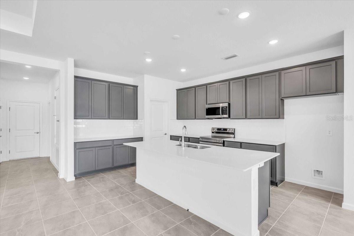 9581 VIBRANT LANE