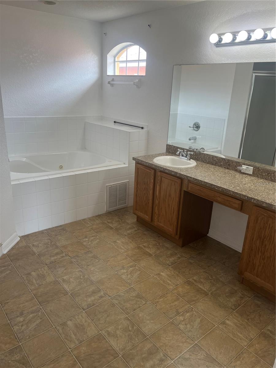 WINCHESTER ESTATES - Residential