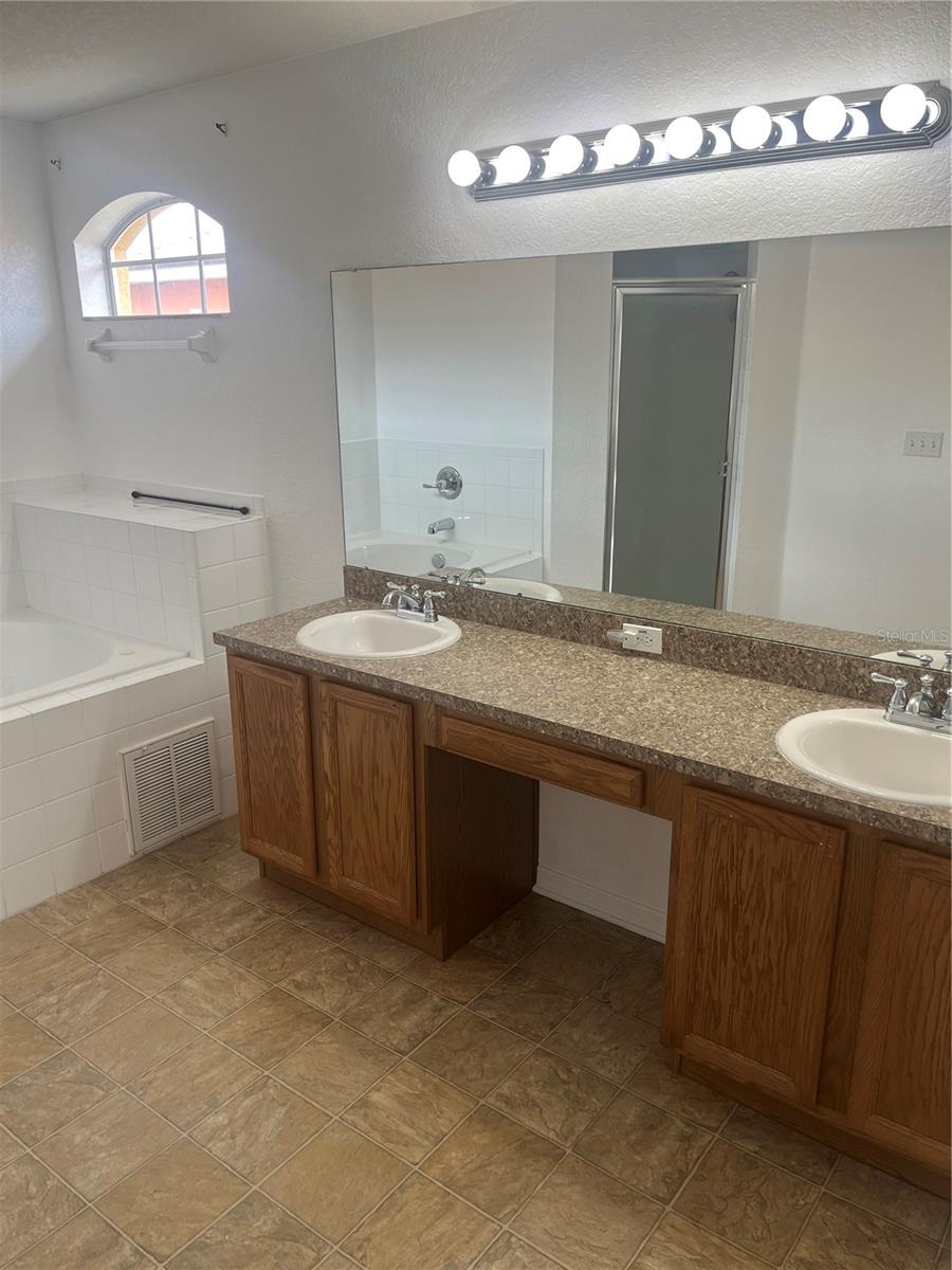 WINCHESTER ESTATES - Residential