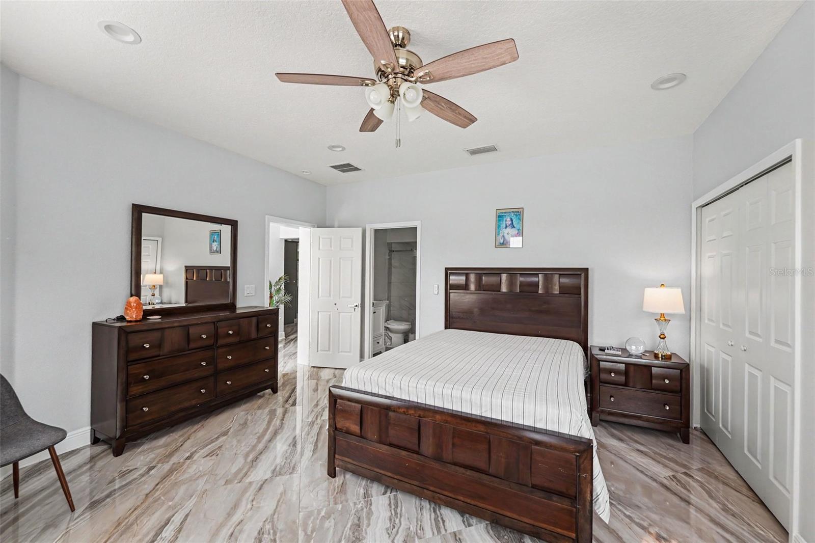 COUNTRY RUN UNIT 1 - Residential