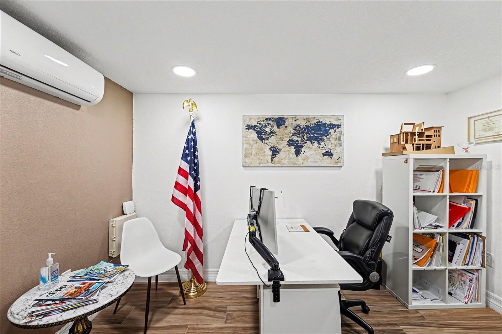 COUNTRY RUN UNIT 1 - Residential