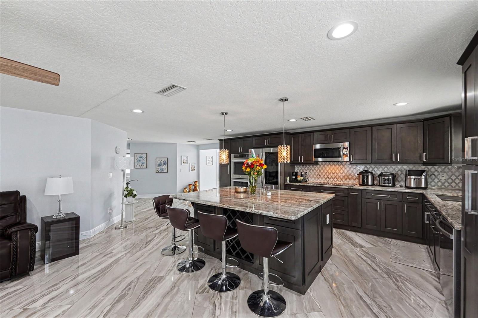 COUNTRY RUN UNIT 1 - Residential