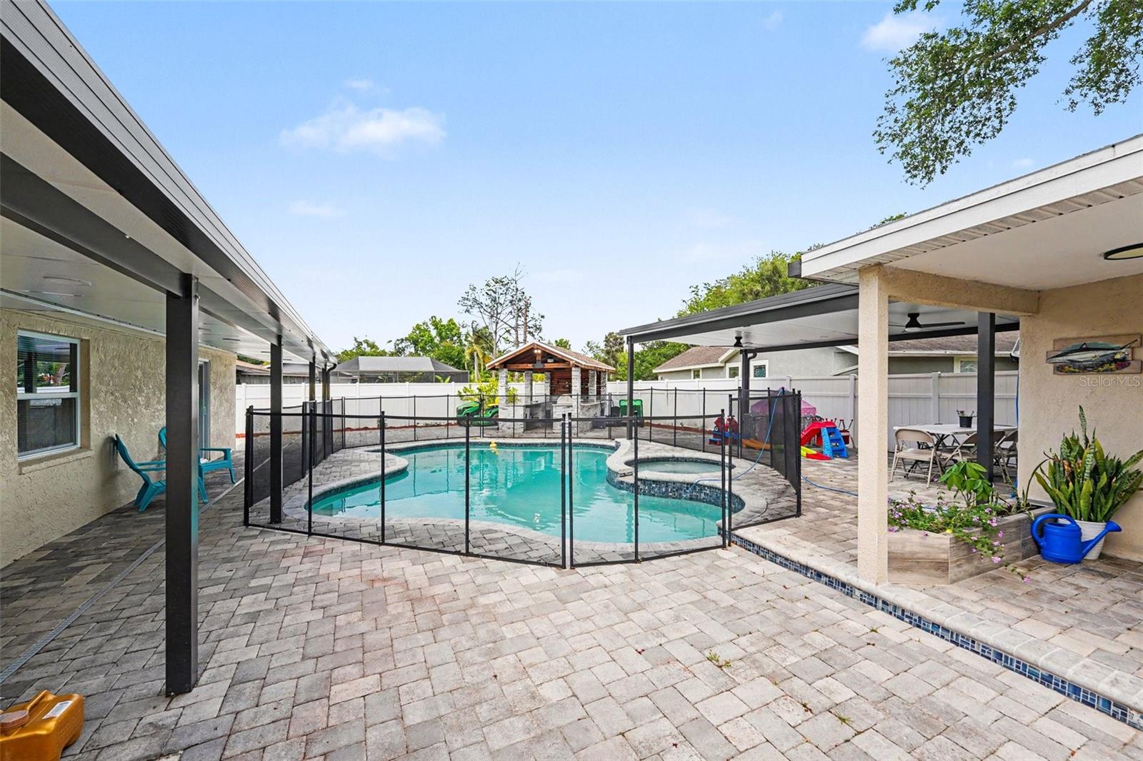 COUNTRY RUN UNIT 1 - Residential