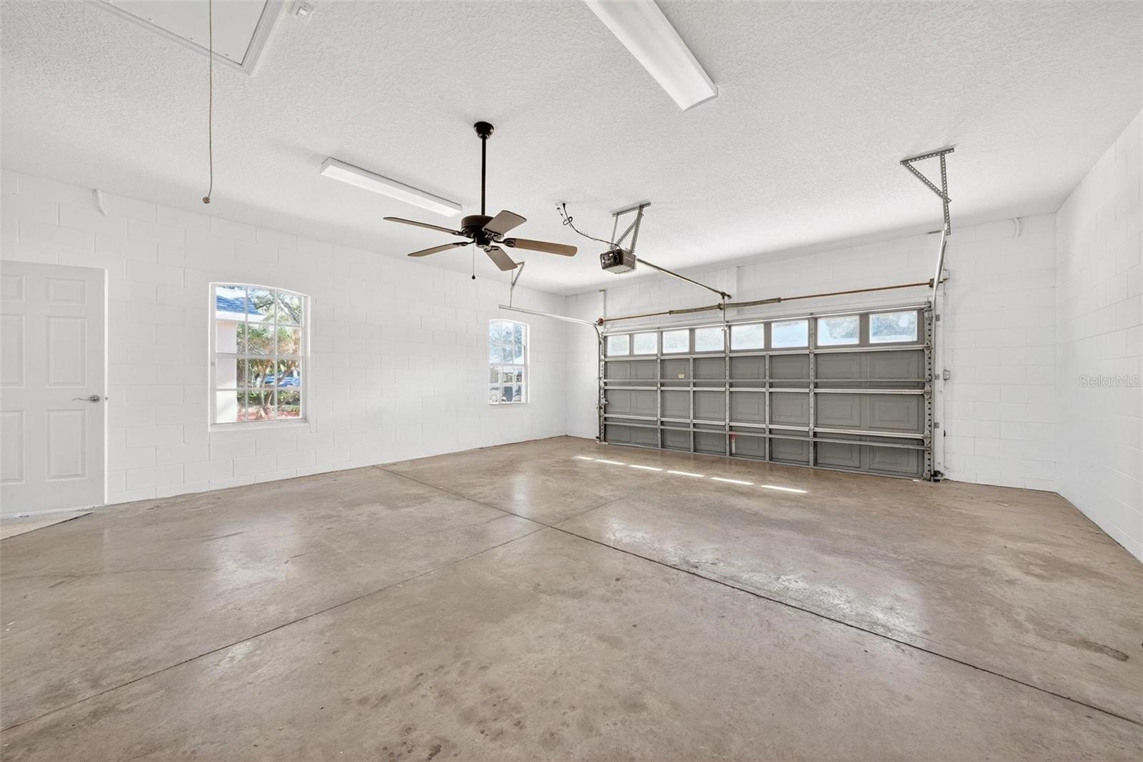 PARK PLACE ON LAKE JOANNA - Residential