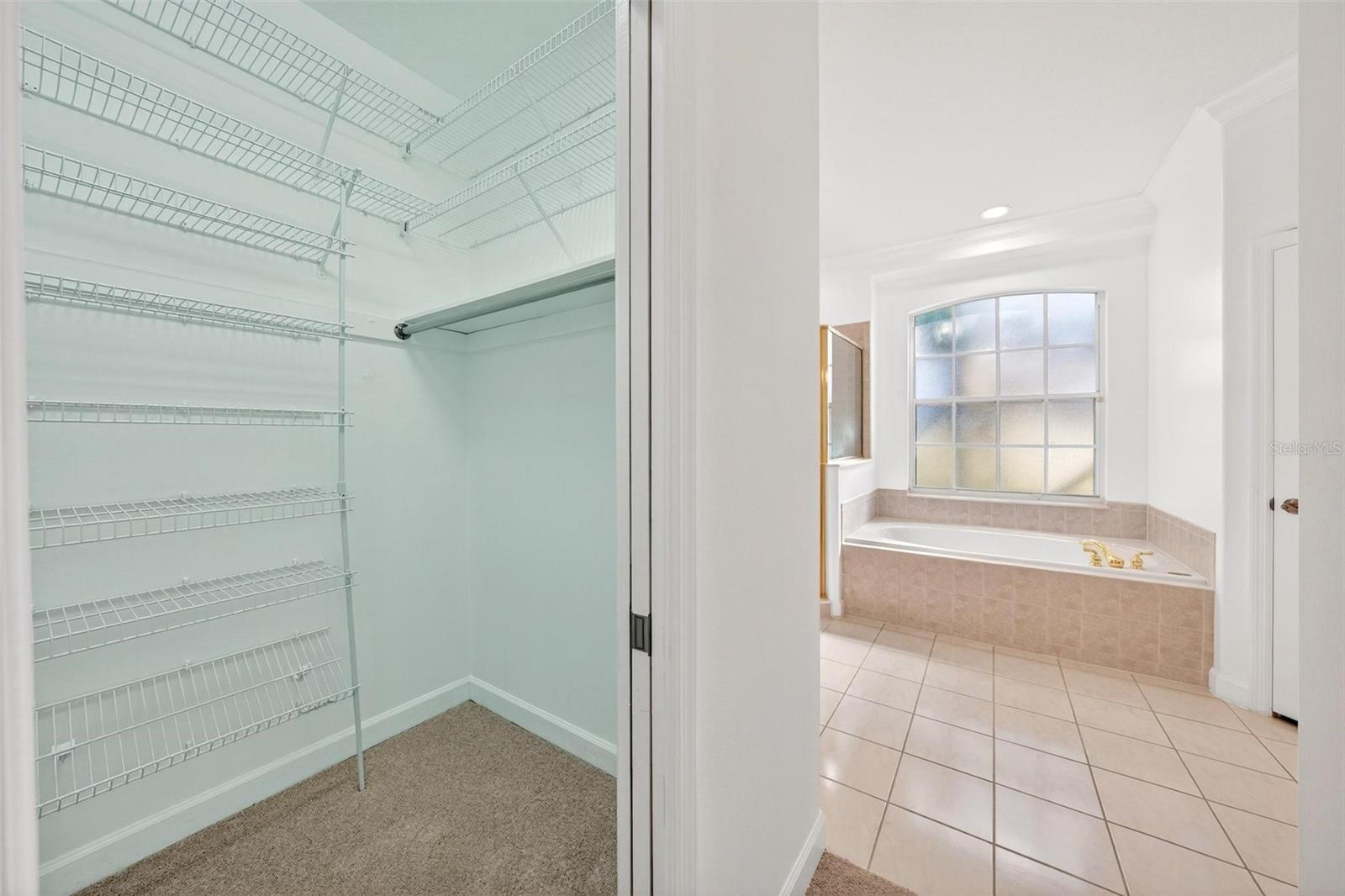 PARK PLACE ON LAKE JOANNA - Residential