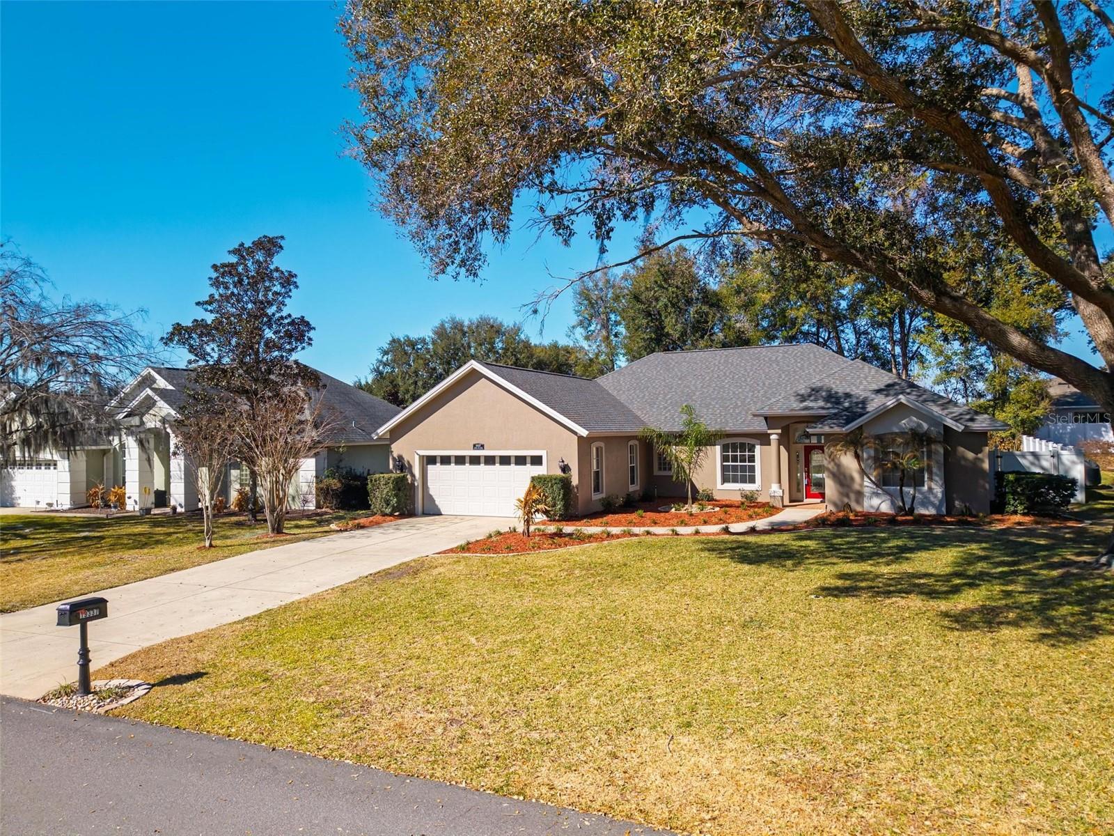 PARK PLACE ON LAKE JOANNA - Residential