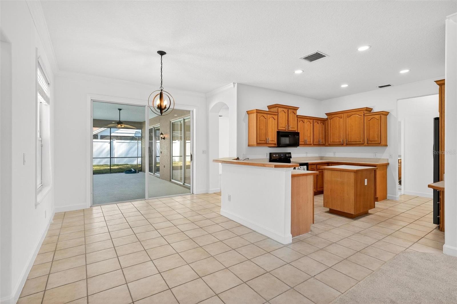 PARK PLACE ON LAKE JOANNA - Residential