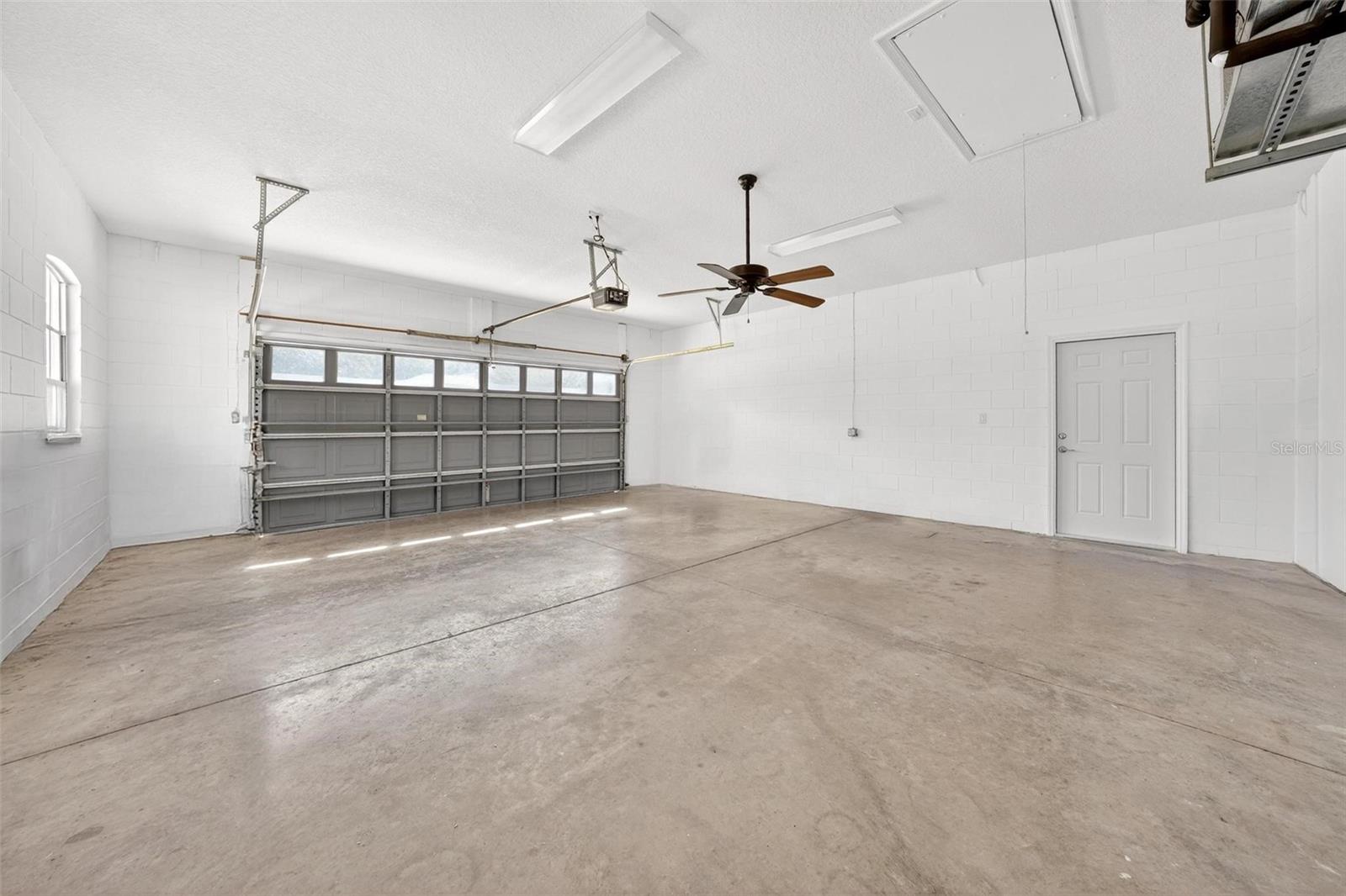 PARK PLACE ON LAKE JOANNA - Residential