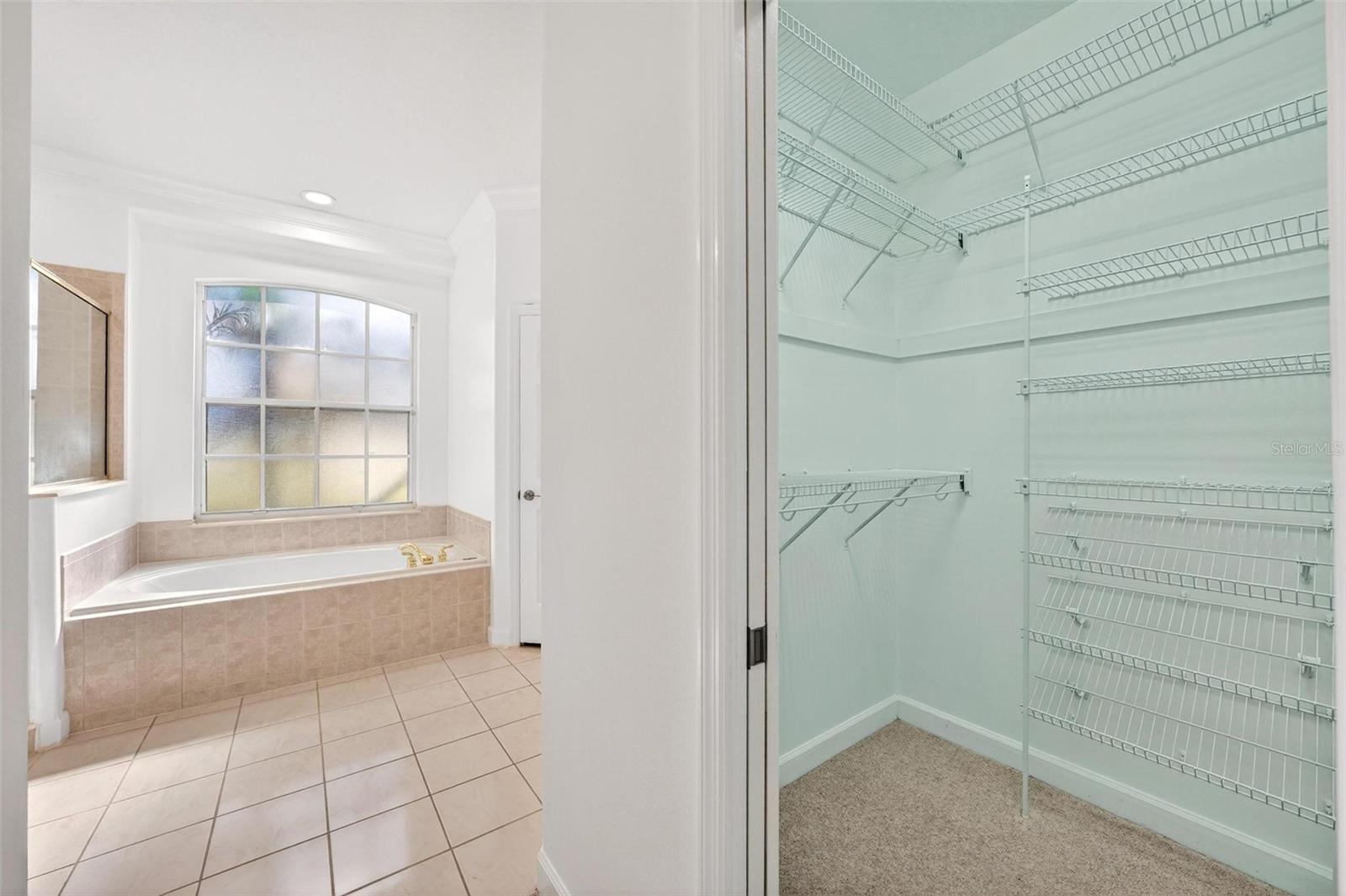 PARK PLACE ON LAKE JOANNA - Residential