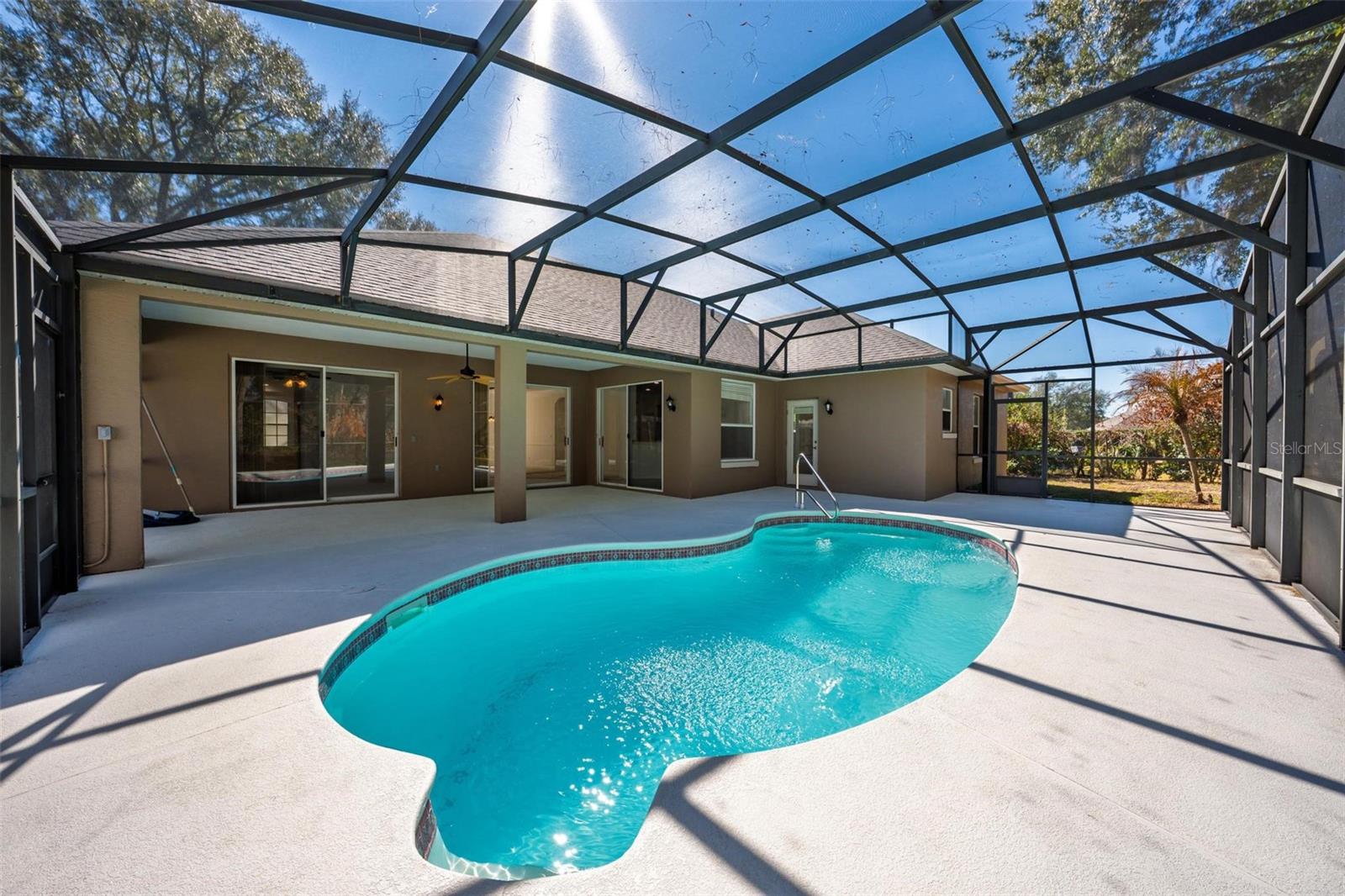 PARK PLACE ON LAKE JOANNA - Residential