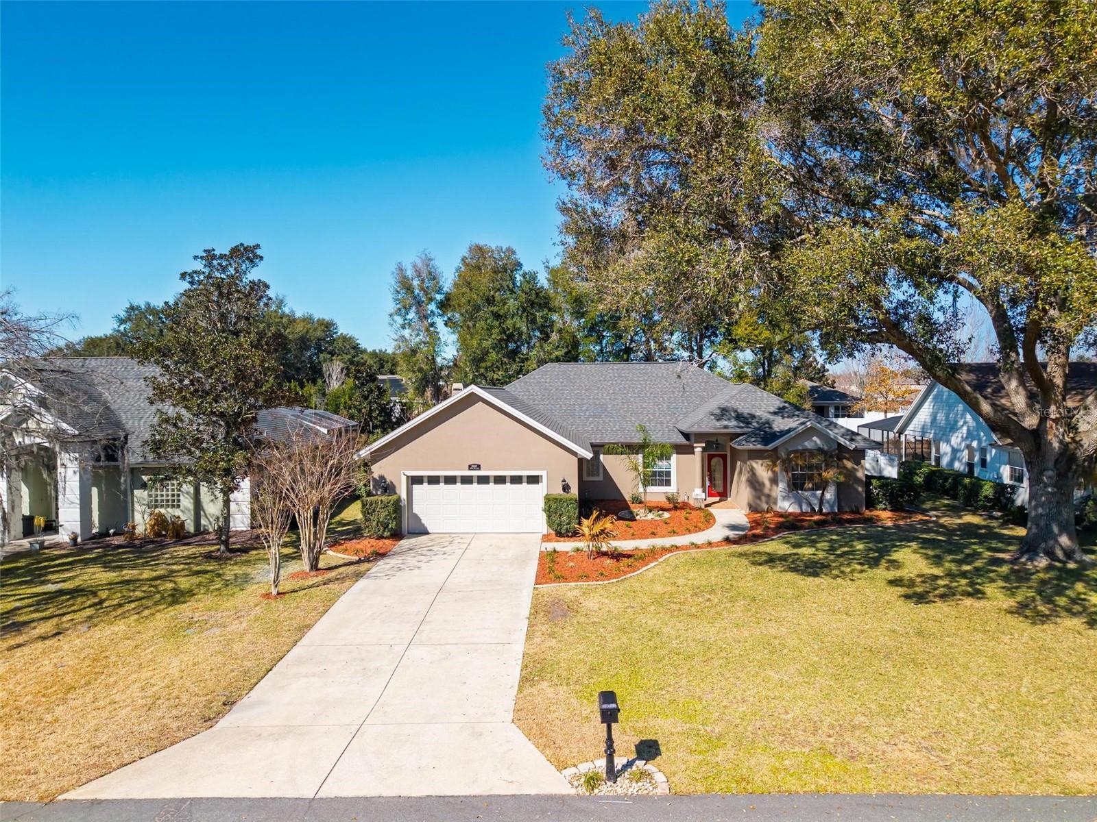 PARK PLACE ON LAKE JOANNA - Residential