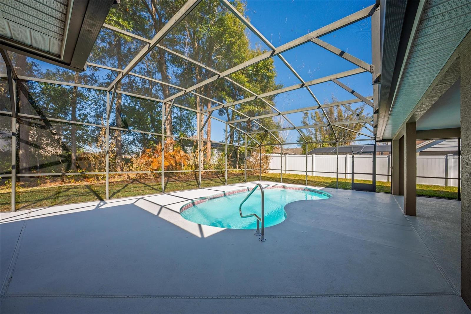 PARK PLACE ON LAKE JOANNA - Residential