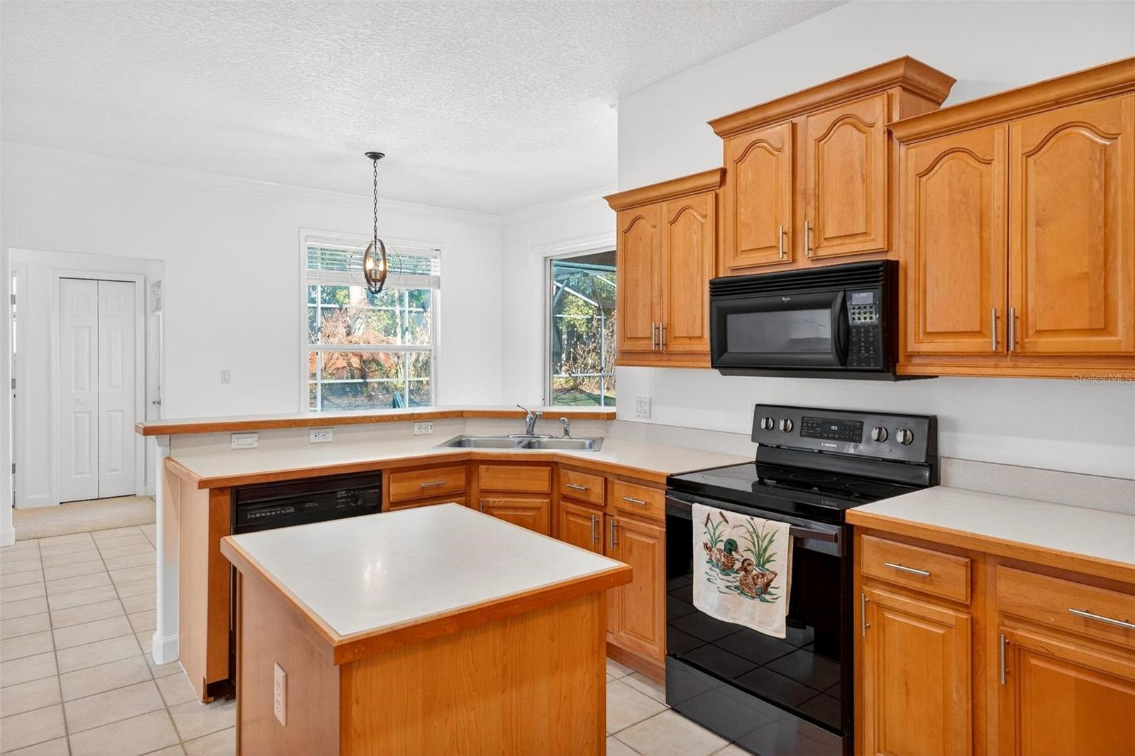 PARK PLACE ON LAKE JOANNA - Residential