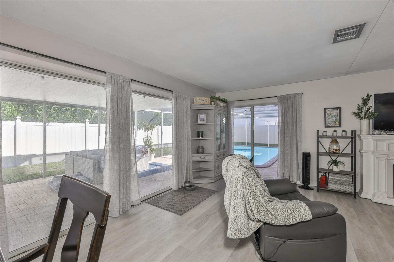 OAKHURST GROVES - Residential