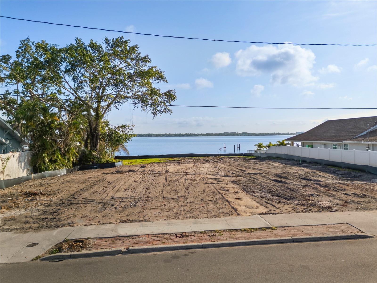 2716 RIVERVIEW BOULEVARD