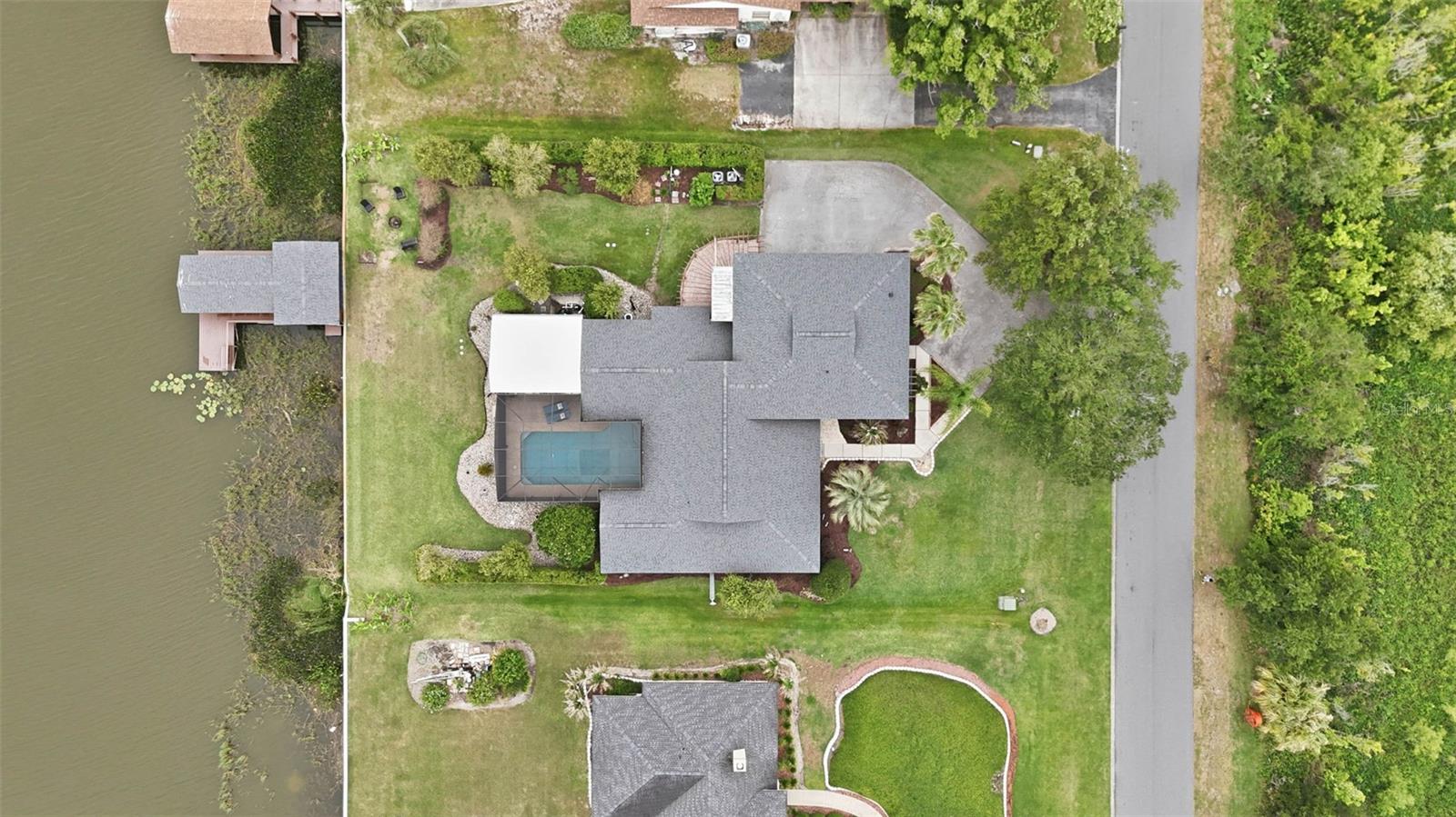 LAKE BEAUCLAIRE SUB - Residential