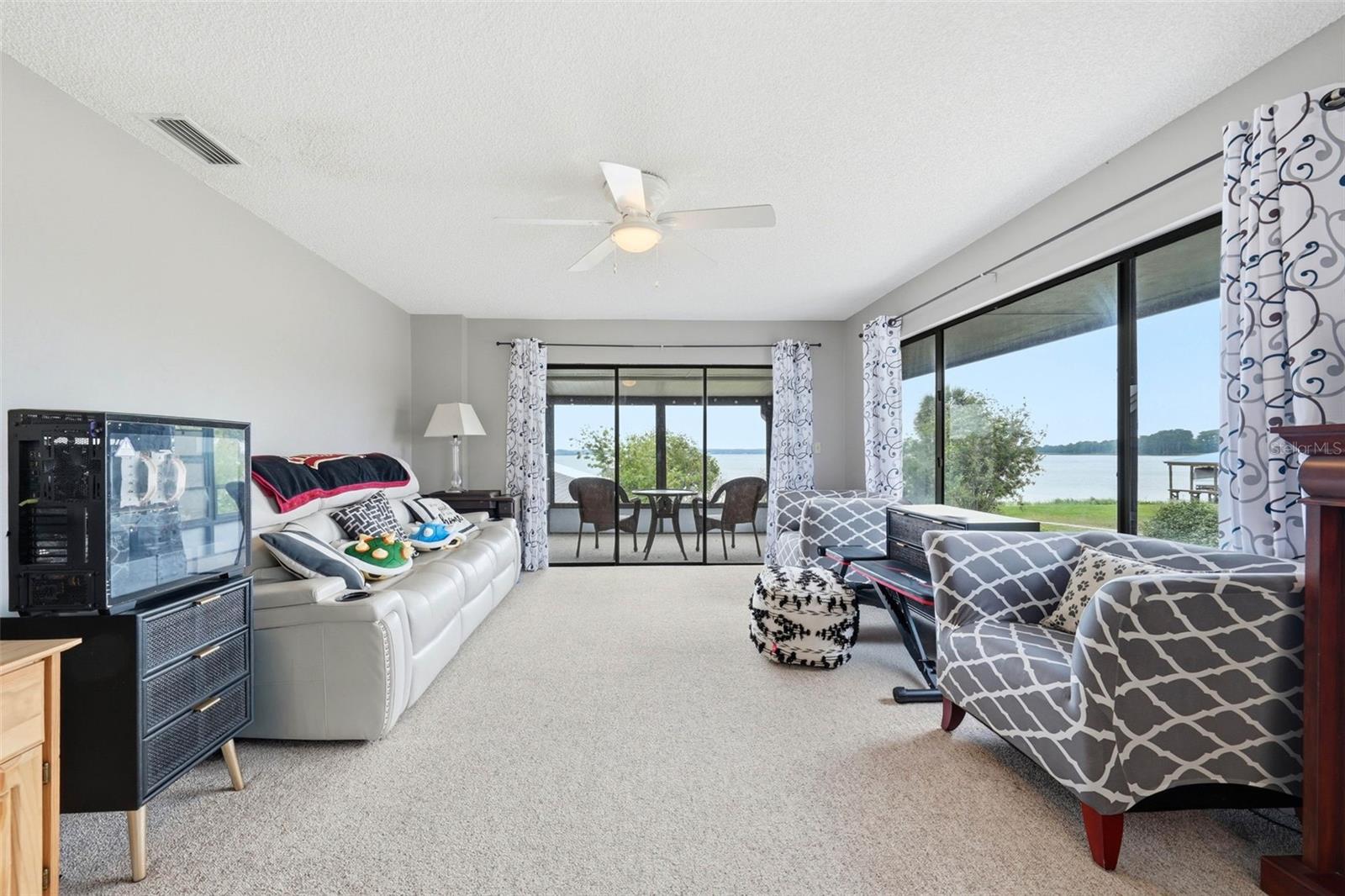 LAKE BEAUCLAIRE SUB - Residential