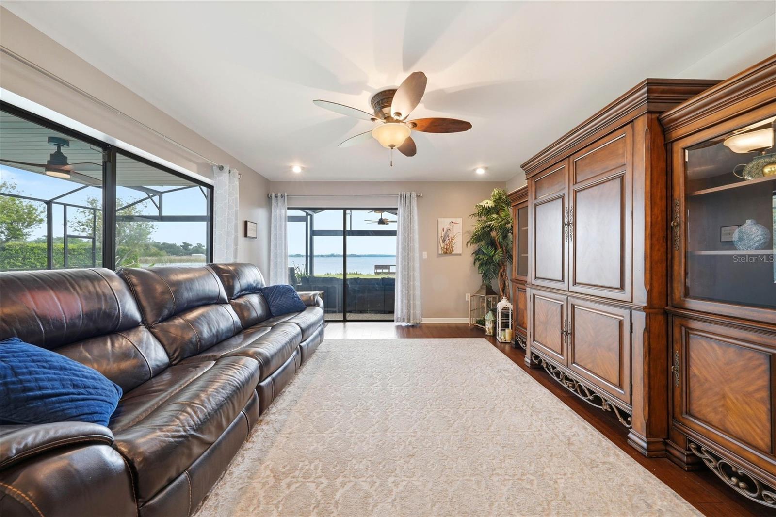 LAKE BEAUCLAIRE SUB - Residential