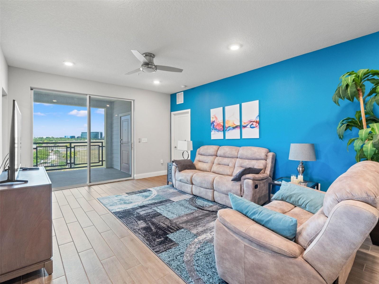 GATHERINGS/LK NONA IV - Residential