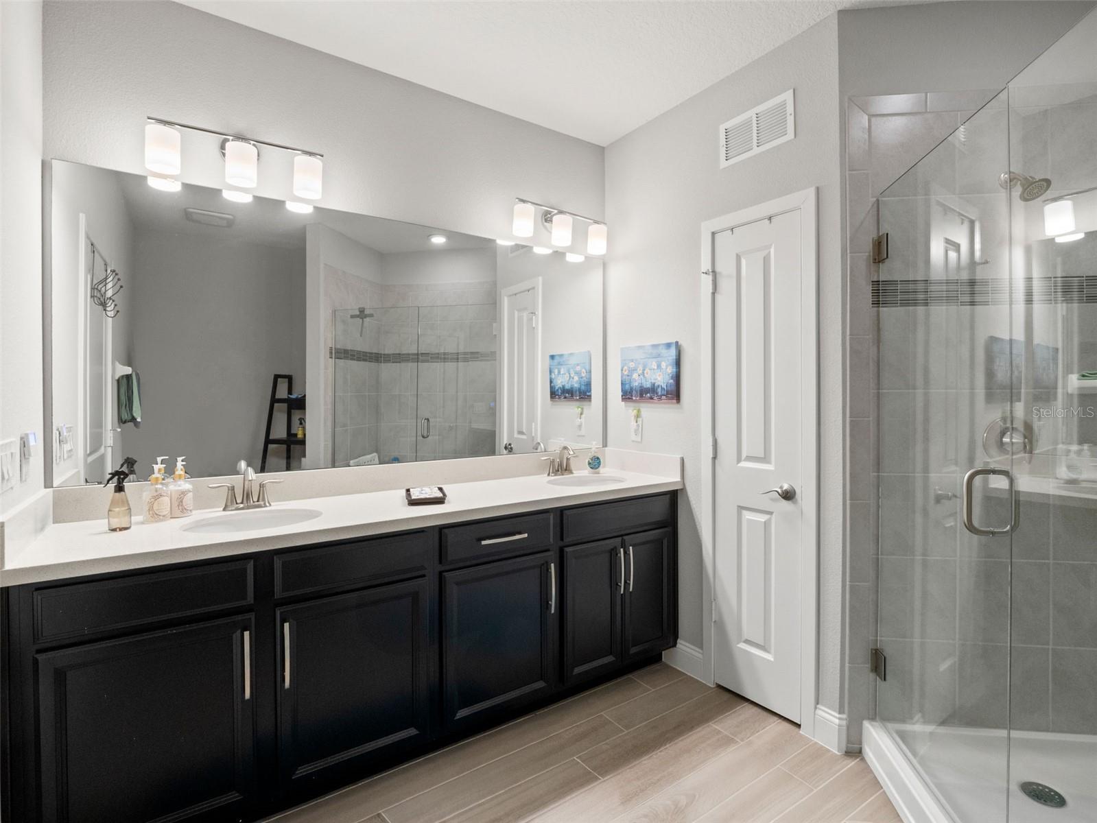 GATHERINGS/LK NONA IV - Residential