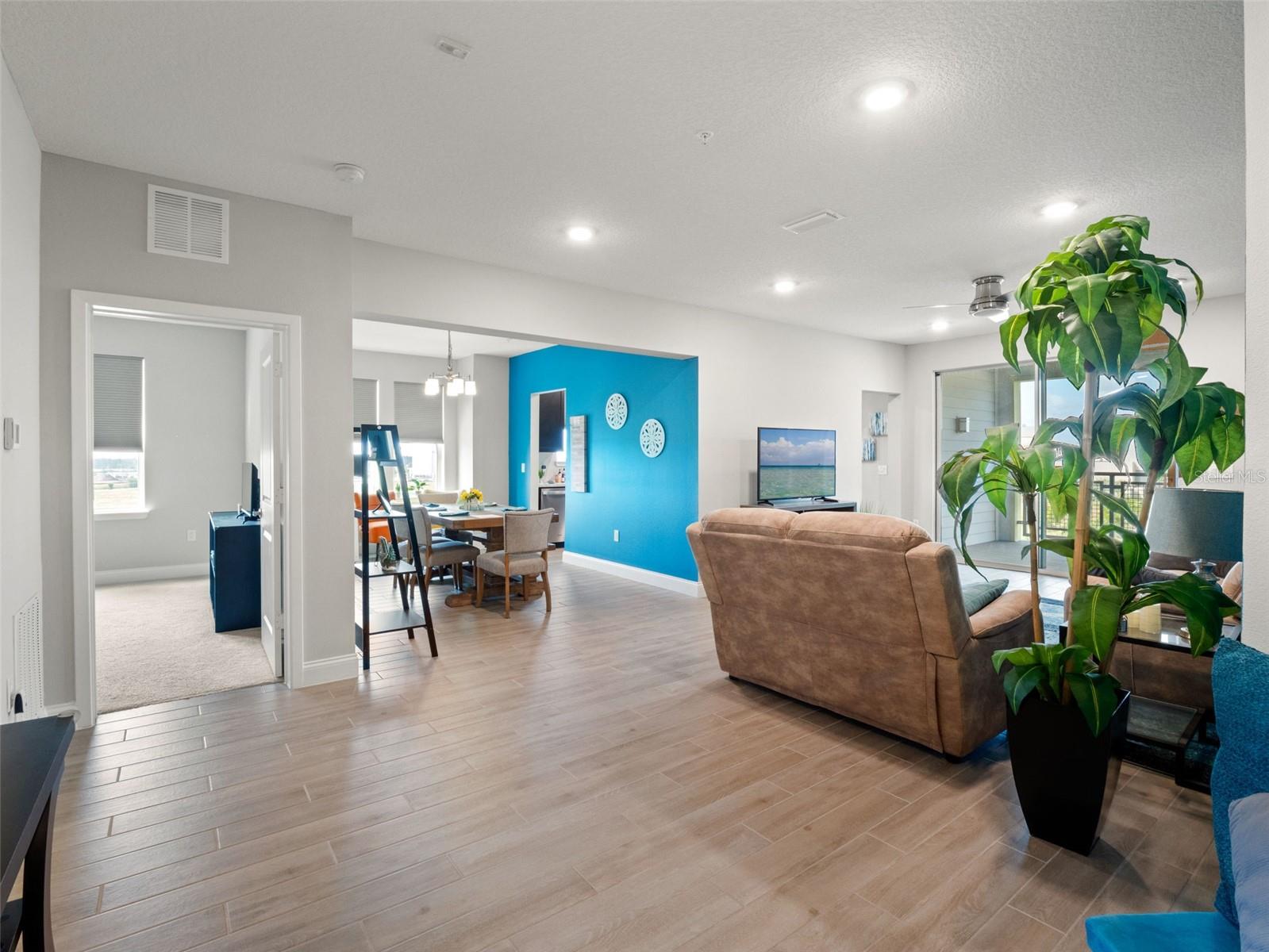 GATHERINGS/LK NONA IV - Residential