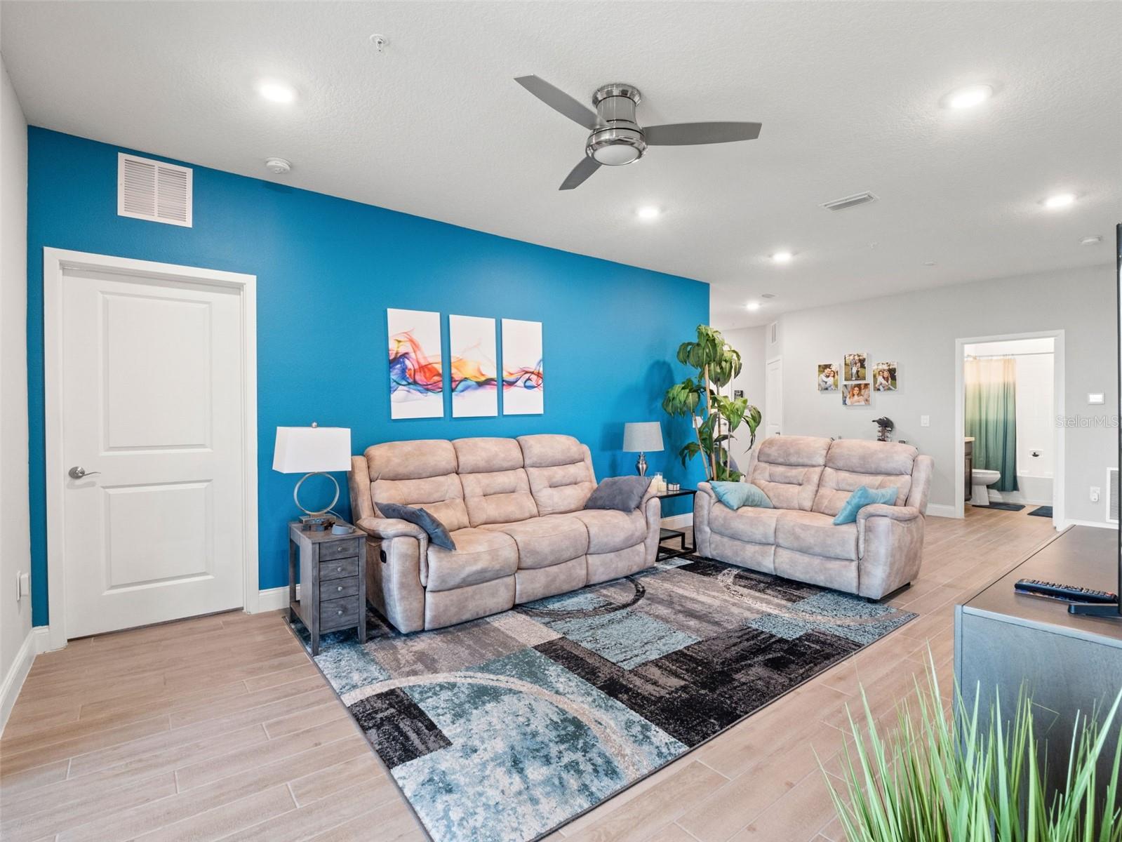 GATHERINGS/LK NONA IV - Residential