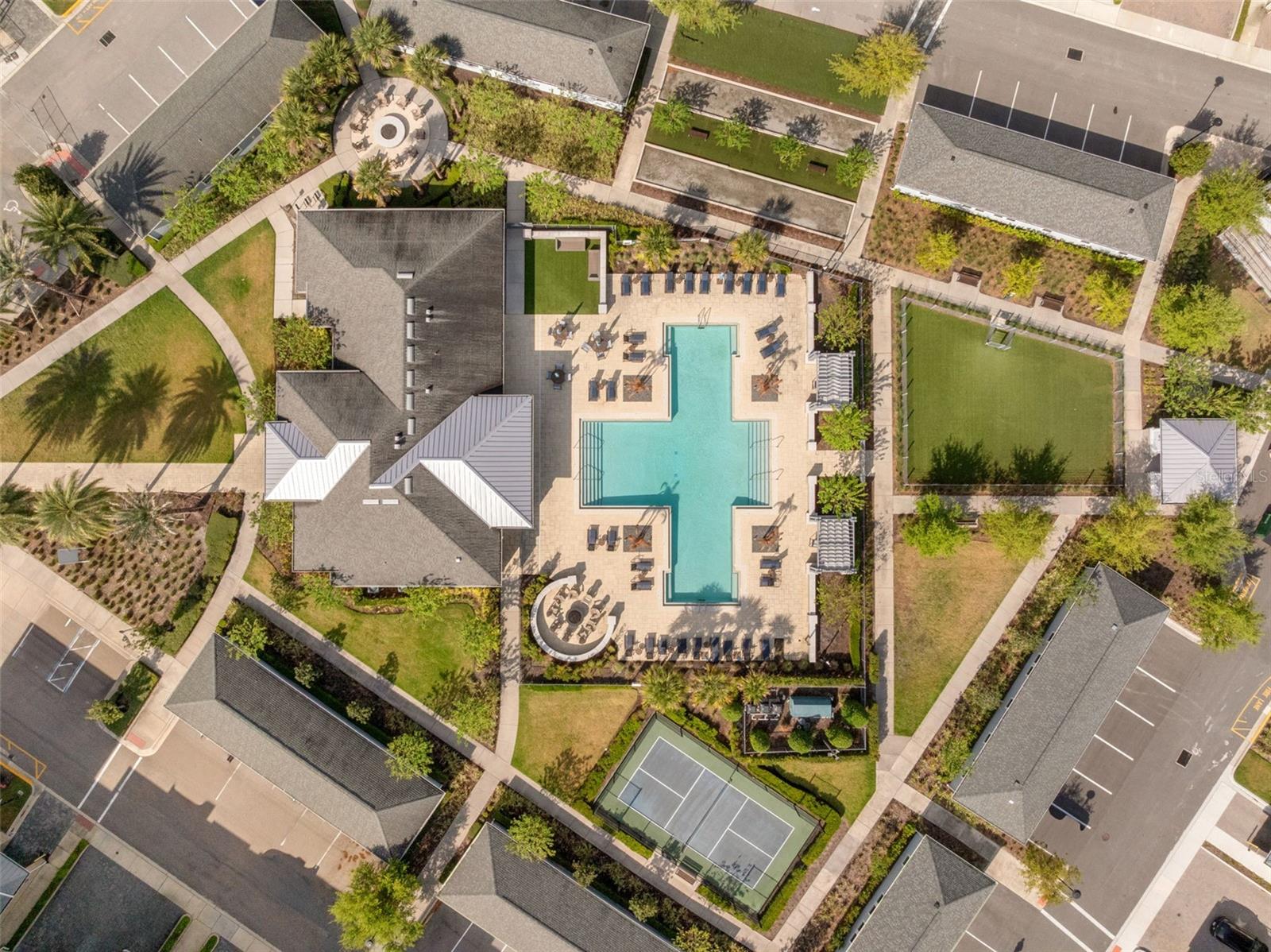 GATHERINGS/LK NONA IV - Residential