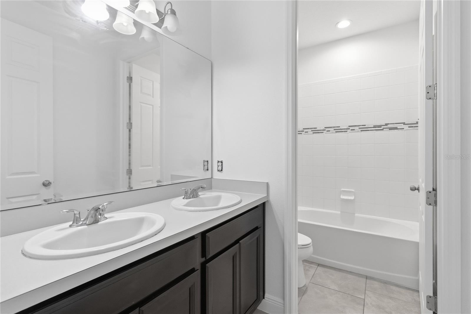 HANOVER LAKES PH 3 - Residential