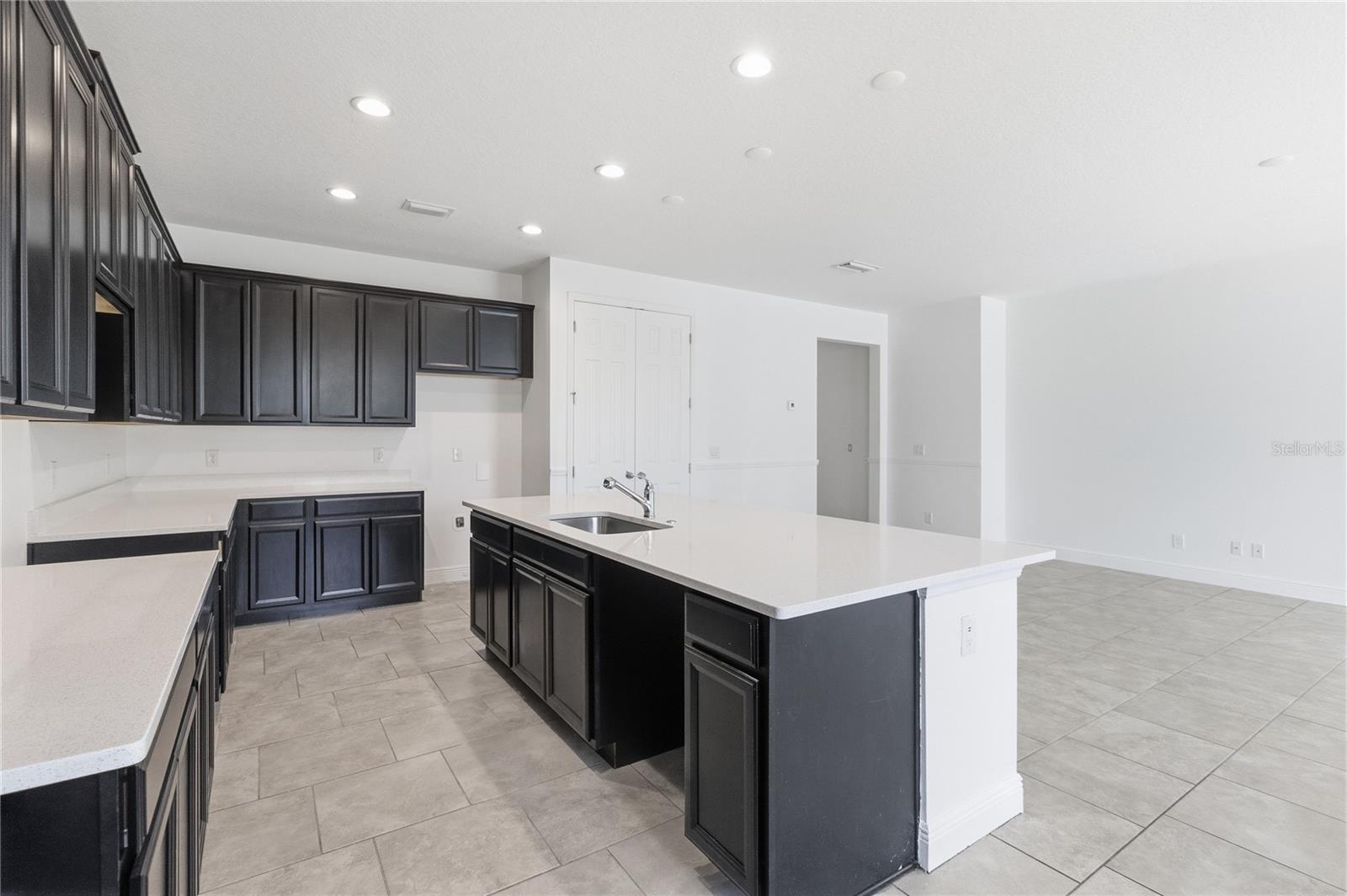 HANOVER LAKES PH 3 - Residential