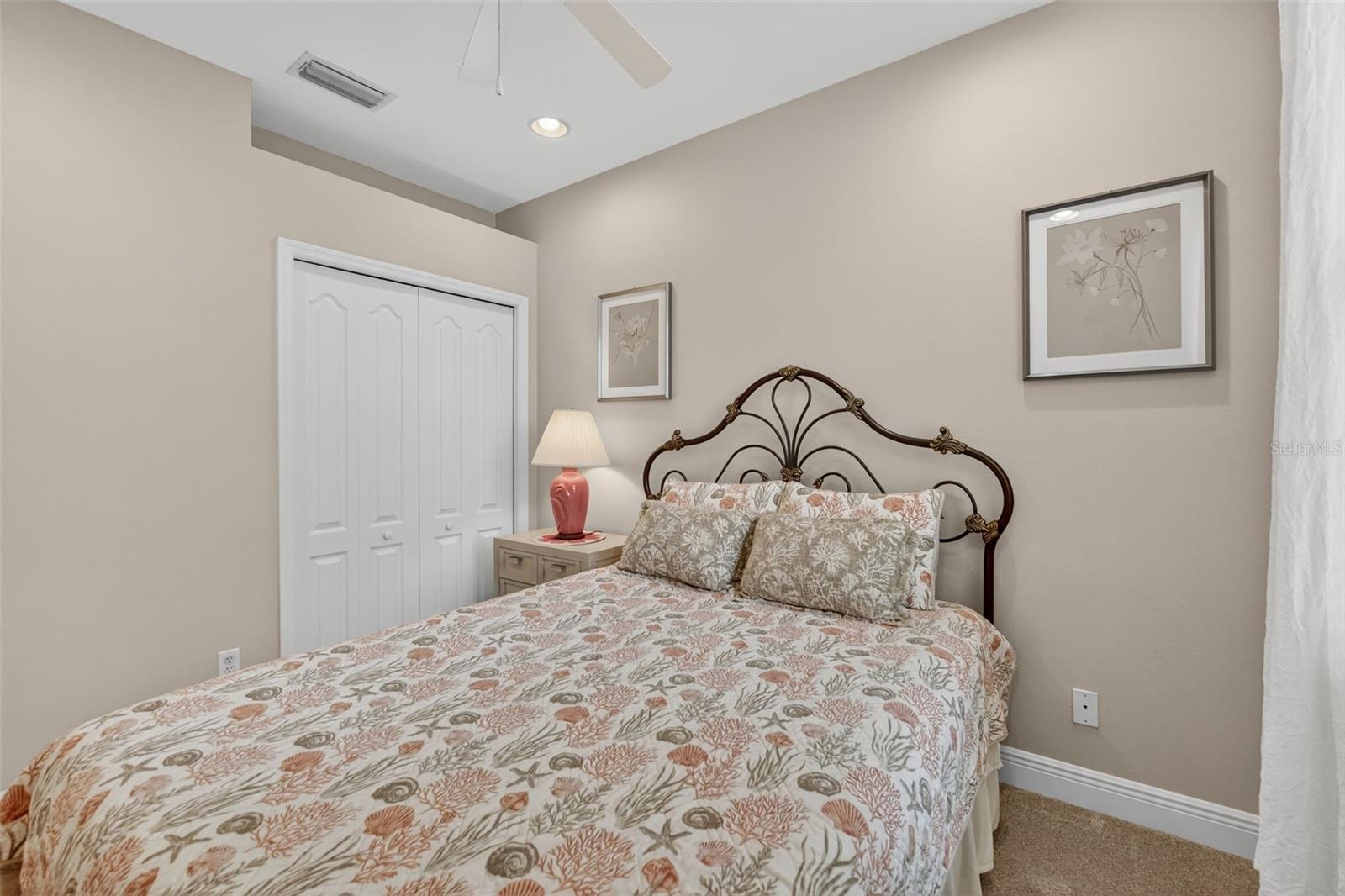 TOWNS AT LAKESIDE - Residential