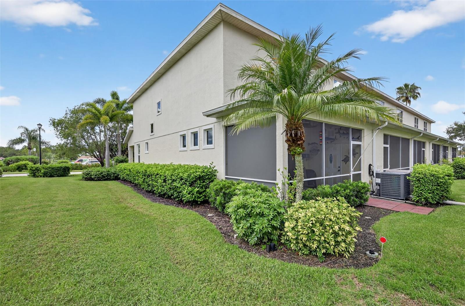 TOWNS AT LAKESIDE - Residential