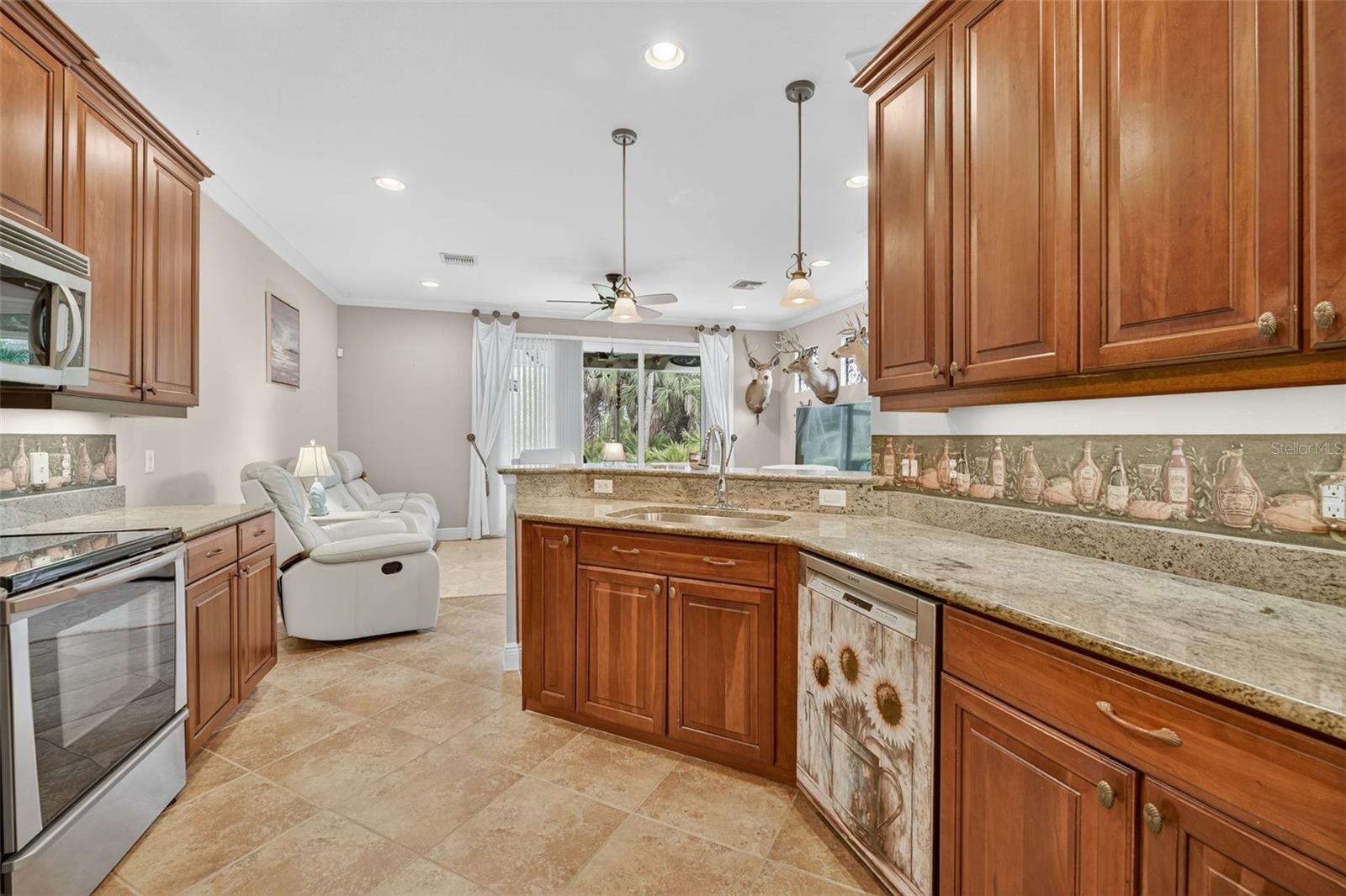 TOWNS AT LAKESIDE - Residential