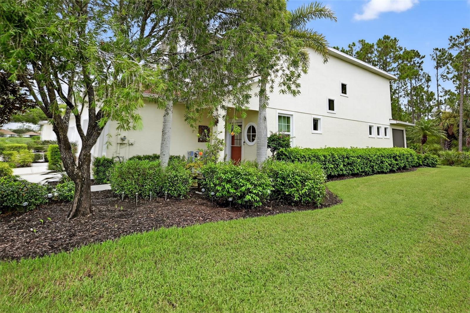 TOWNS AT LAKESIDE - Residential