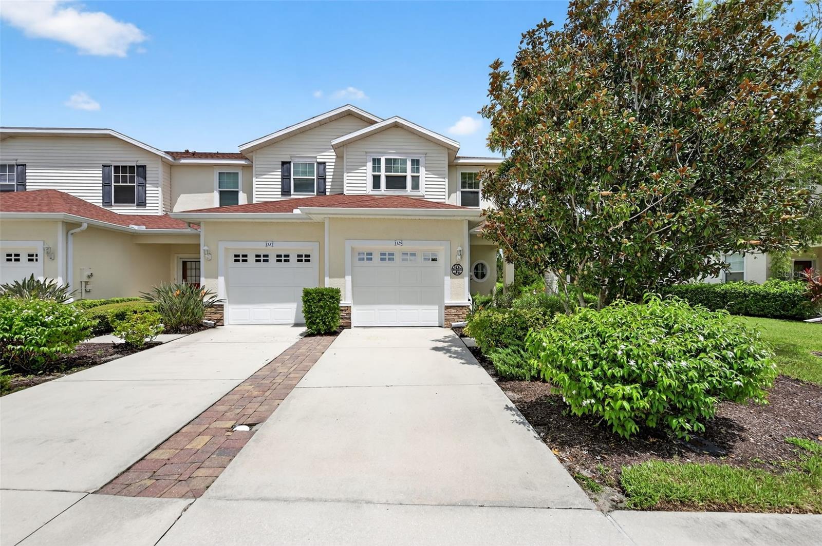 TOWNS AT LAKESIDE - Residential