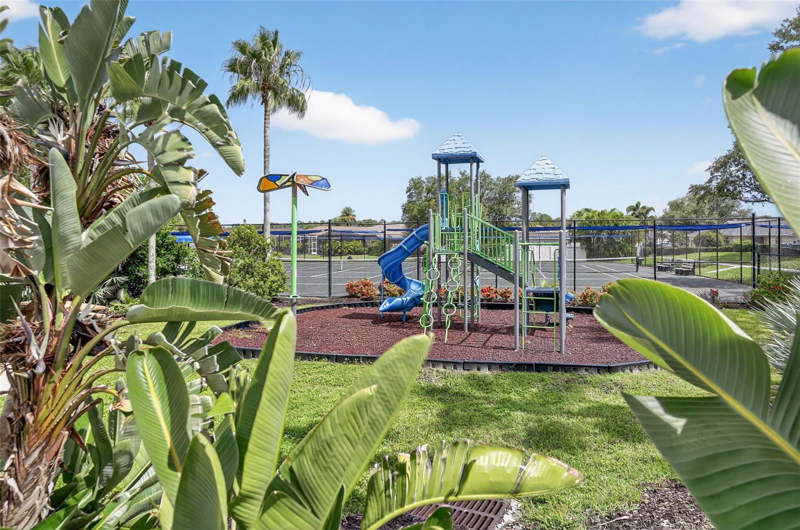 TOWNS AT LAKESIDE - Residential
