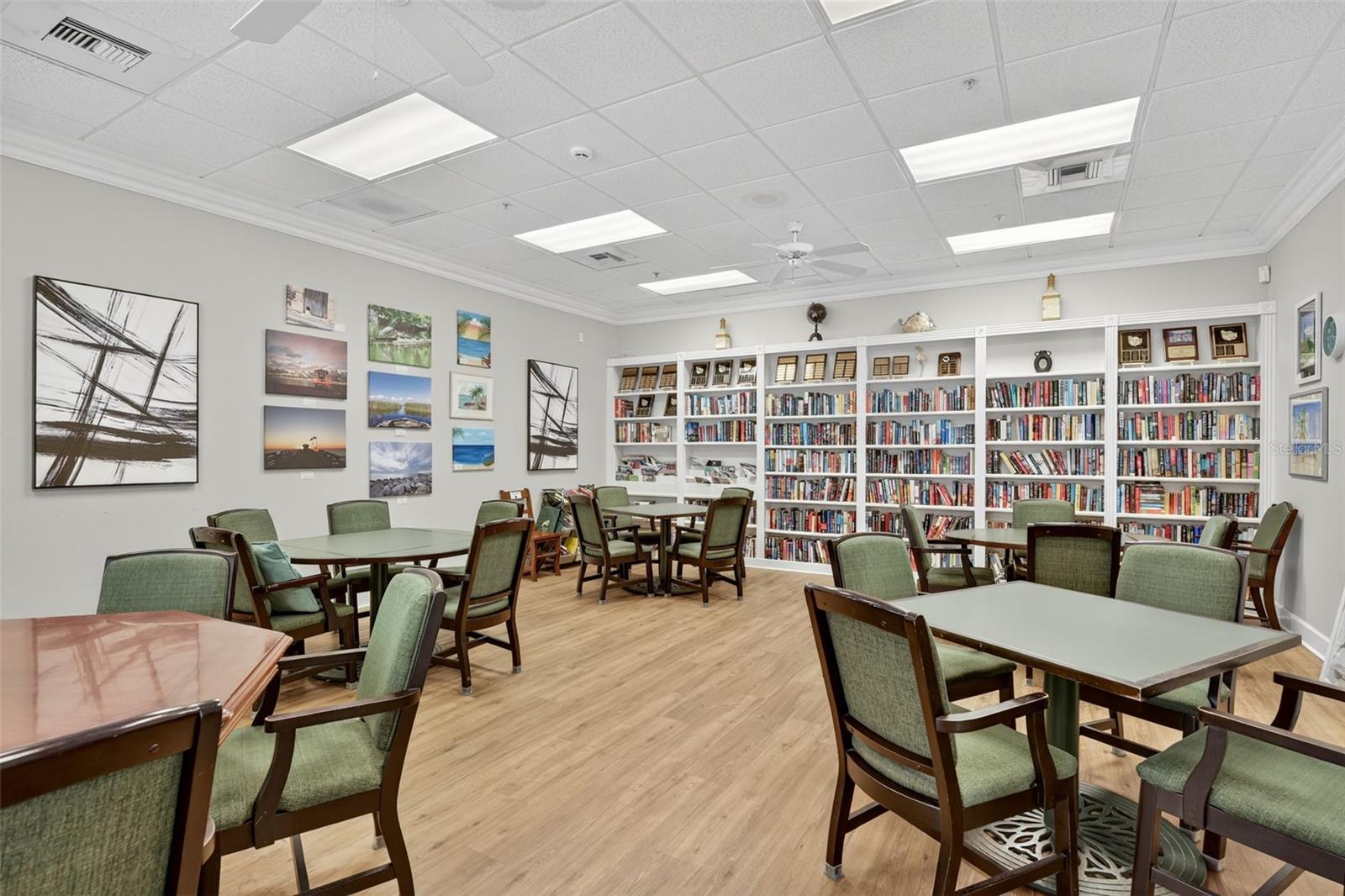 TOWNS AT LAKESIDE - Residential