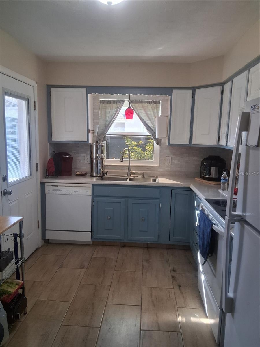 BERESFORD MANOR HOMES UNITS 01 & 02 - Residential