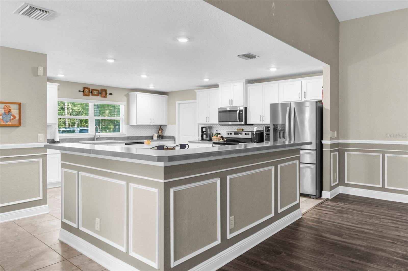 ROYAL HIGHLANDS UNIT 1B BLK 69 LOT 18 - Residential