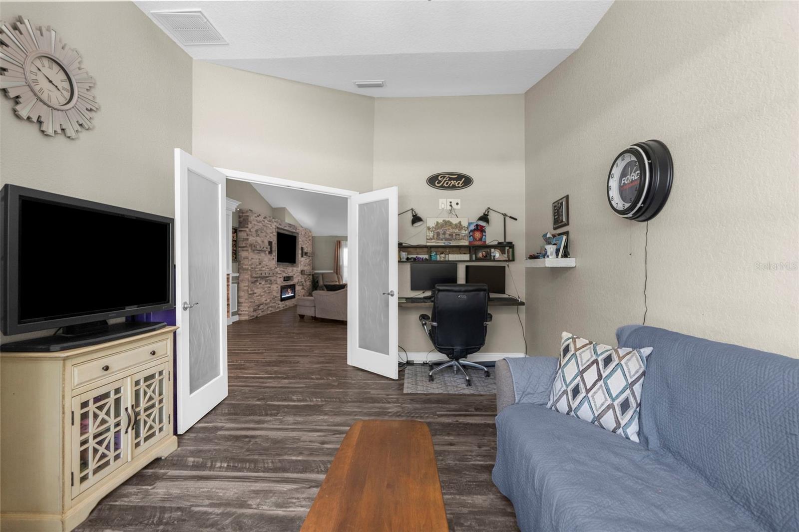 ROYAL HIGHLANDS UNIT 1B BLK 69 LOT 18 - Residential