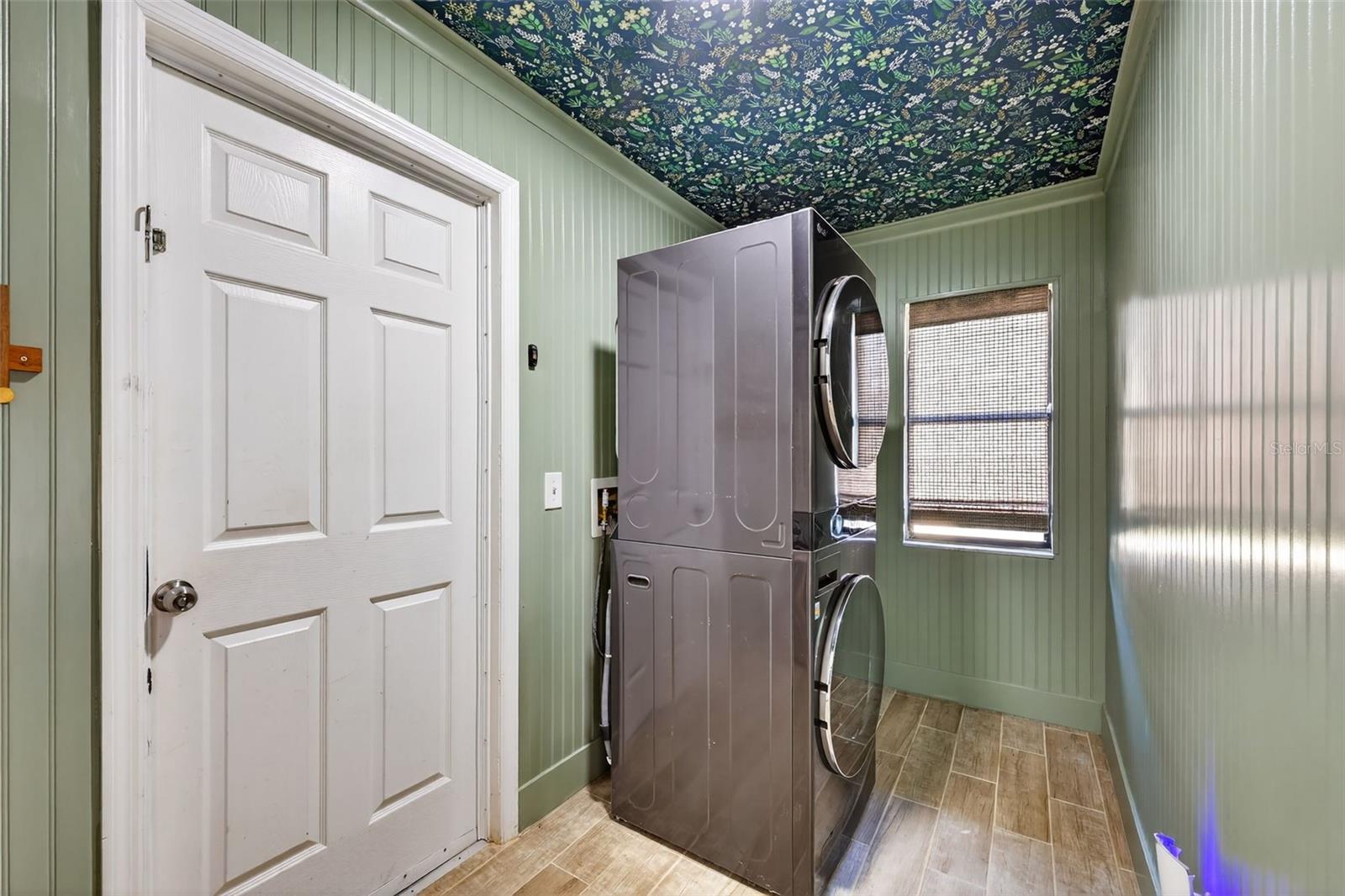 WALDEN LAKE / PADDOCKS - Residential