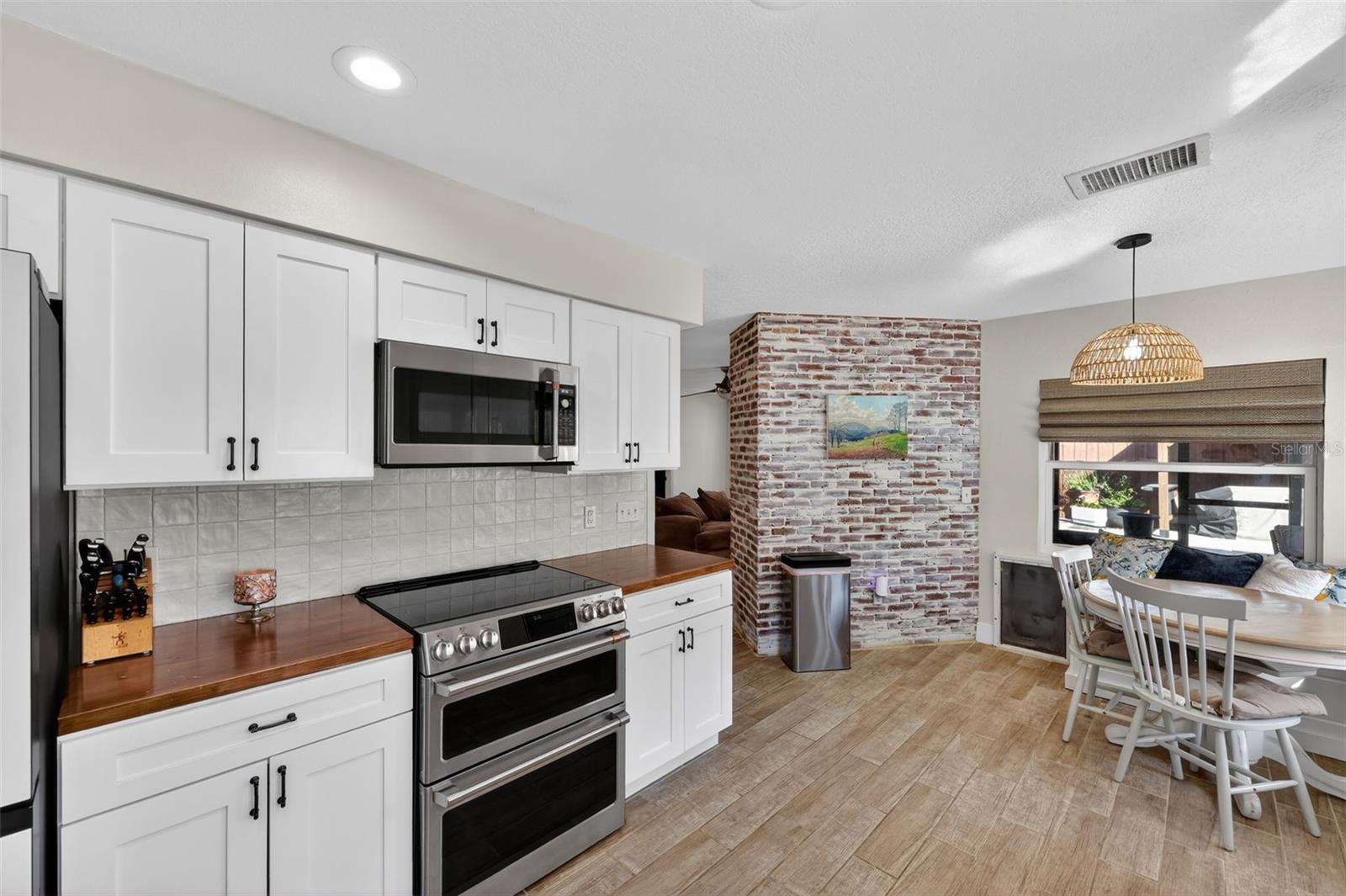 WALDEN LAKE / PADDOCKS - Residential