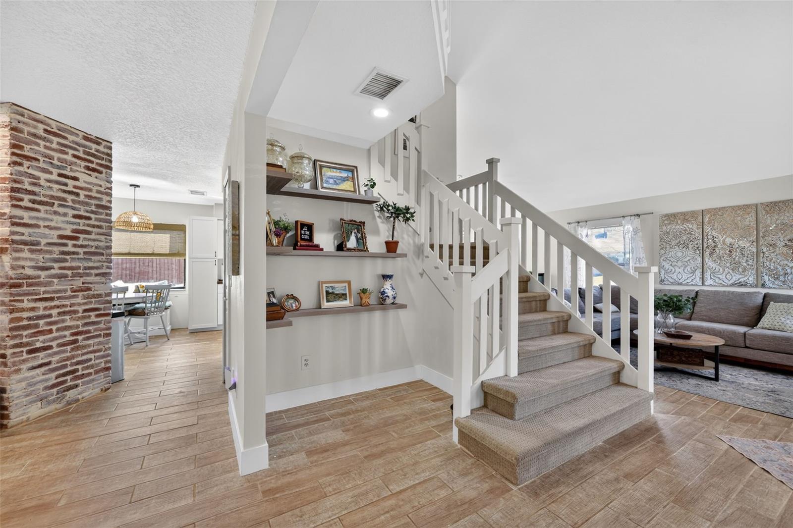 WALDEN LAKE / PADDOCKS - Residential