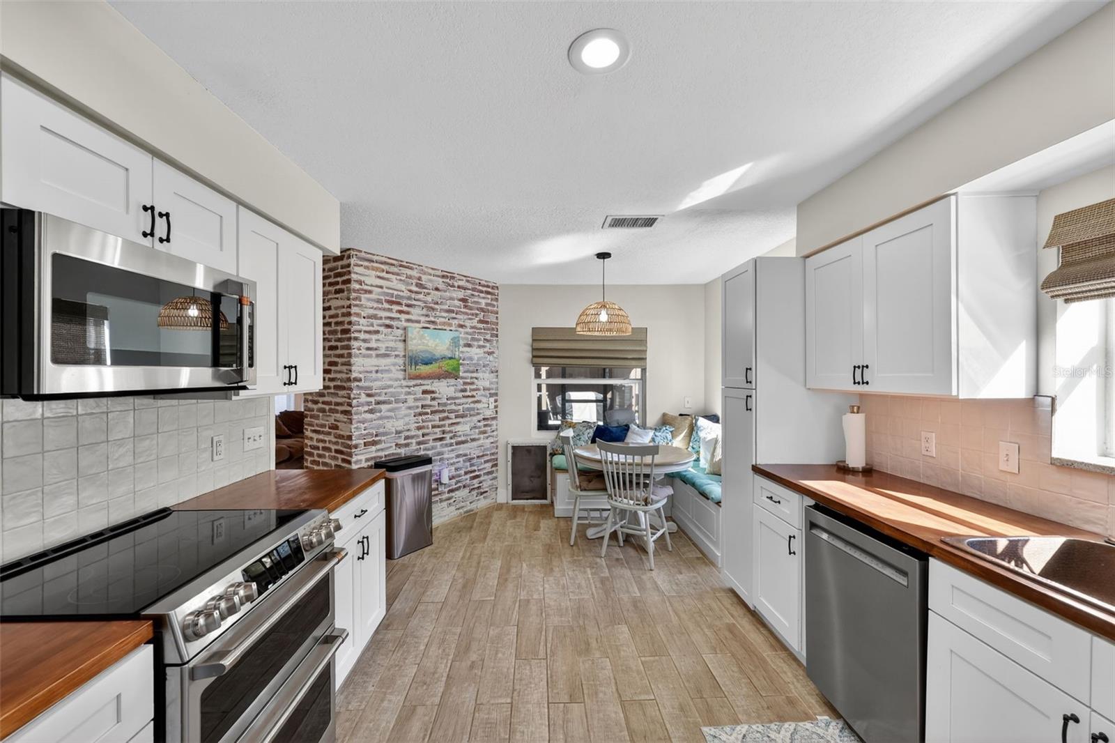 WALDEN LAKE / PADDOCKS - Residential