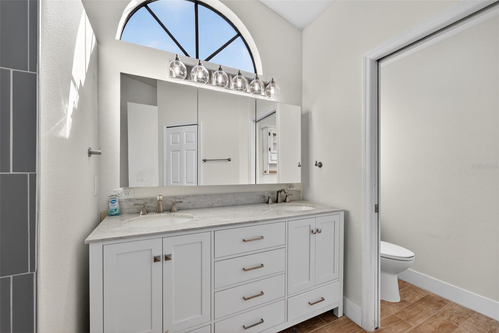 WALDEN LAKE / PADDOCKS - Residential